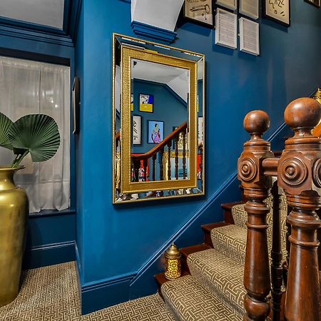 Jazz House Bed & Breakfast Лъндъндери Екстериор снимка